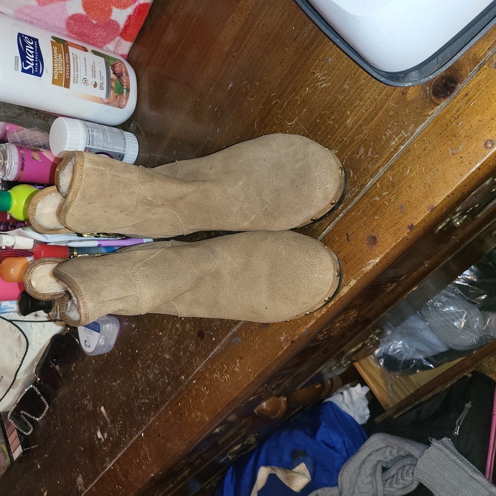 High heels boots
